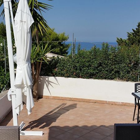 B&B Li Pumi Alliste Bagian luar foto