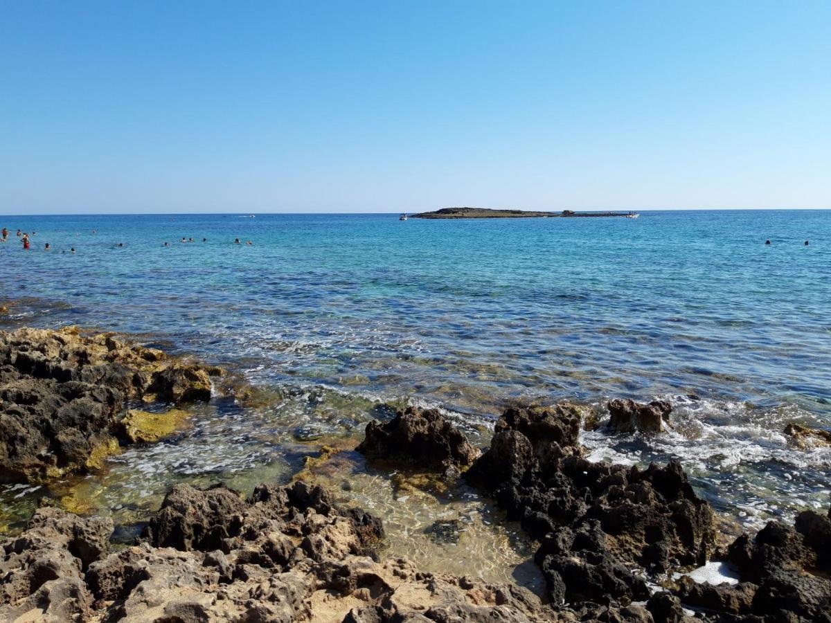 B&B Li Pumi Alliste Bagian luar foto