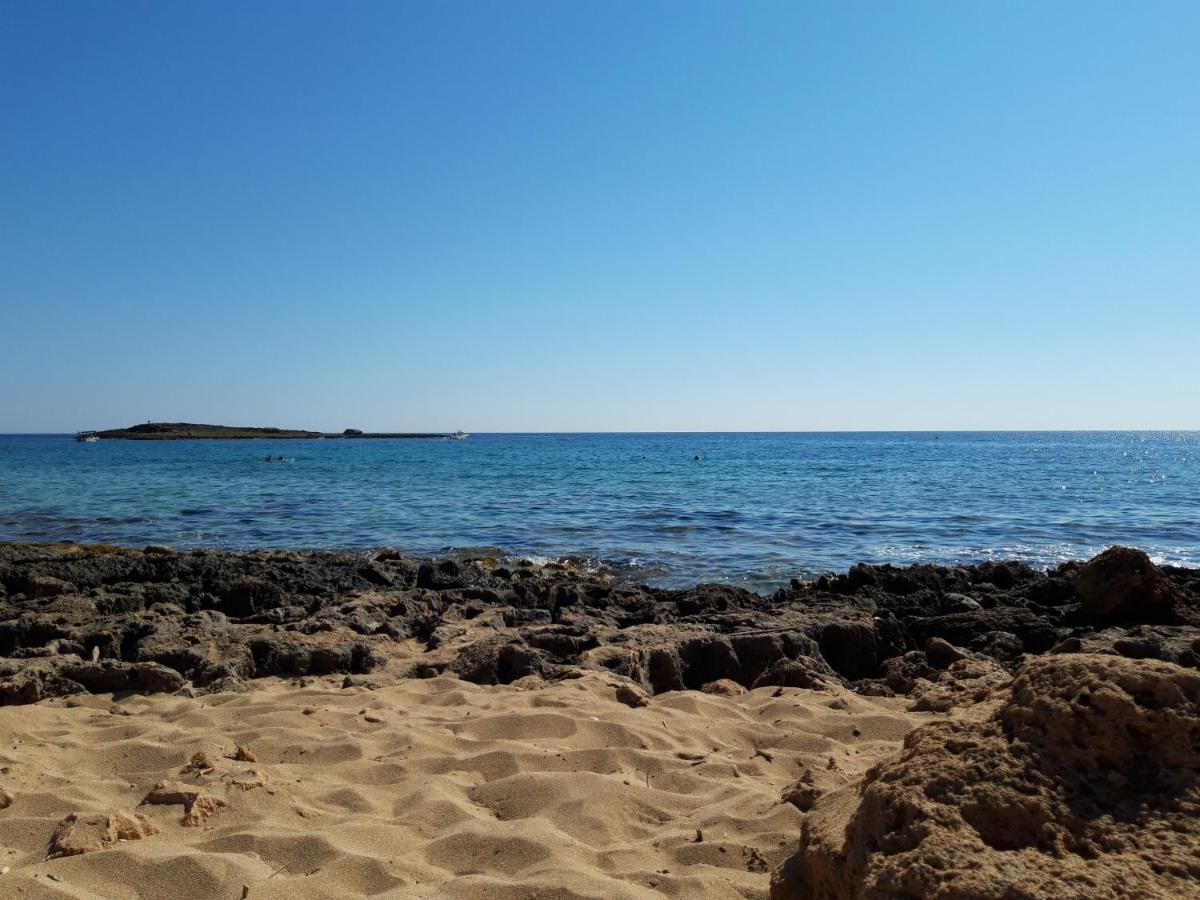 B&B Li Pumi Alliste Bagian luar foto