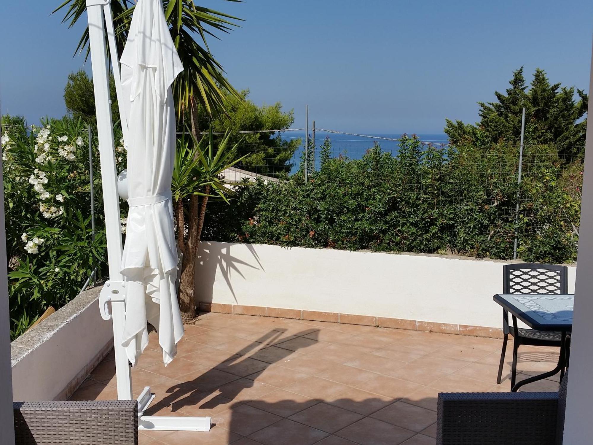 B&B Li Pumi Alliste Bagian luar foto